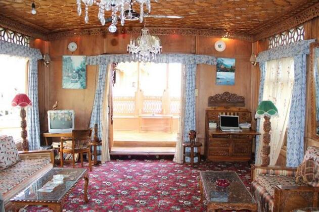 RITZ Houseboats - Photo2
