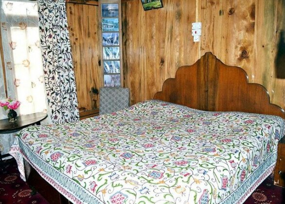 Royal Sovereign Houseboats - Photo3