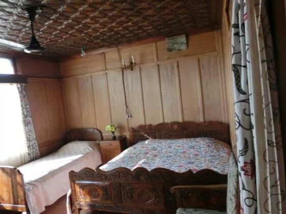 Rubany Palace Houseboat - Photo2