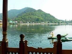 Rubany Palace Houseboat - Photo4