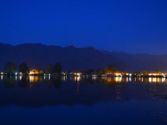 Shabnam Group of Houseboats