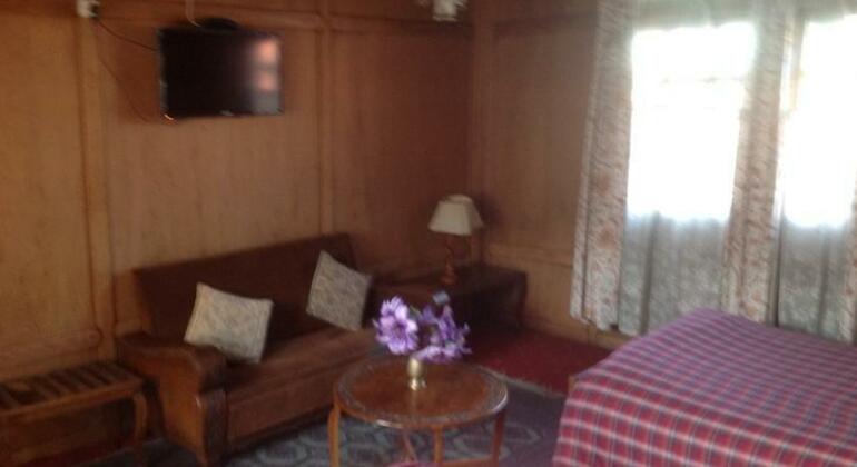 Shabnam Group of Houseboats - Photo5