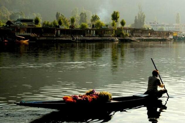 Shahbaaz Group of Houseboats - Photo4