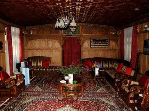 Shahnama House Boats - Photo2