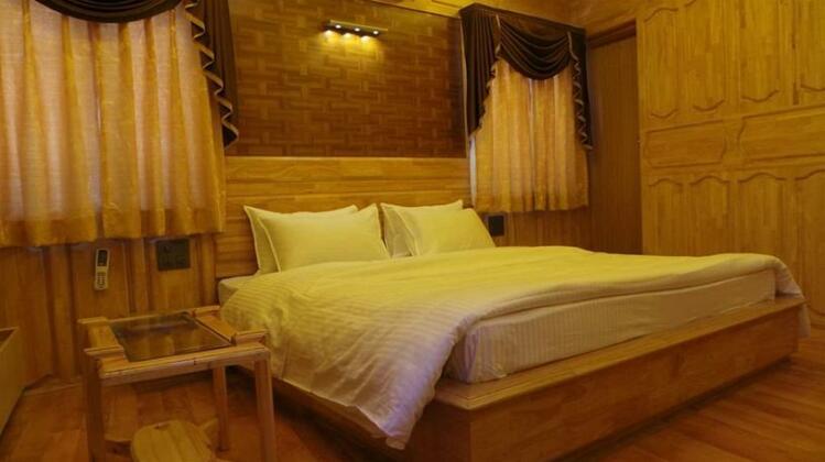 Shamyana Lodge and Restaurant - Photo5