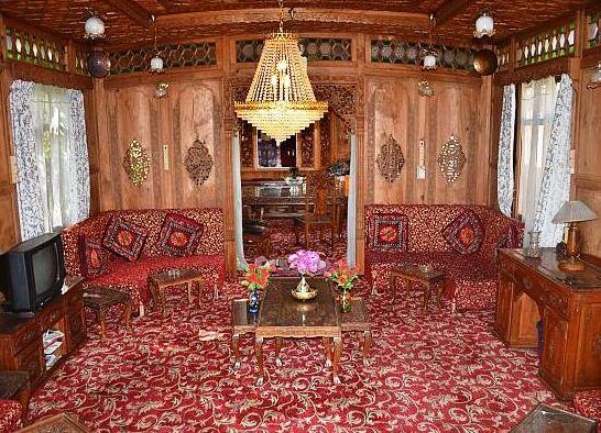 Shangloo Group of house boats - Photo3