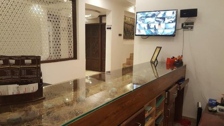 Standard Hotel and Resturant - Photo4