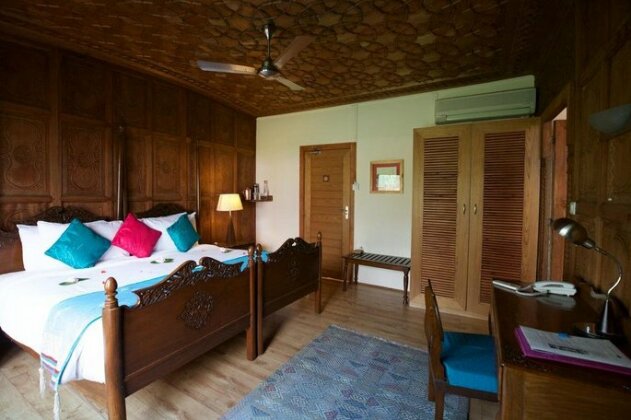 Sukoon Houseboat Dal Lake - Photo5
