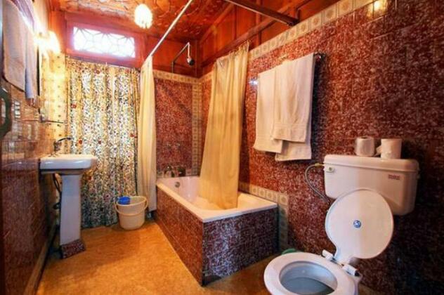 Tajmahal Houseboats - Photo3