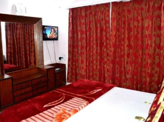 The Capital Inn Srinagar - Photo2