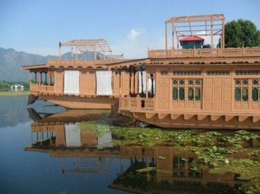 The Jewel In Crown Group Of Houseboats
