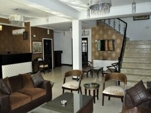 The Resident Hotel Srinagar - Photo3