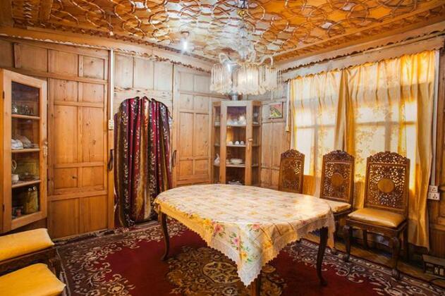 Trambak Group of House Boats - Photo3