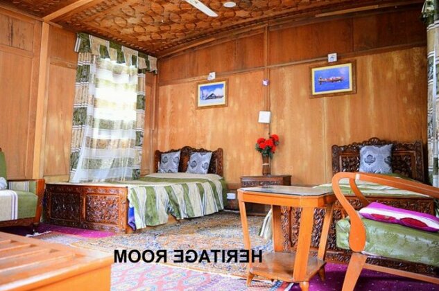 Young Good Luck group of Houseboats - Photo4