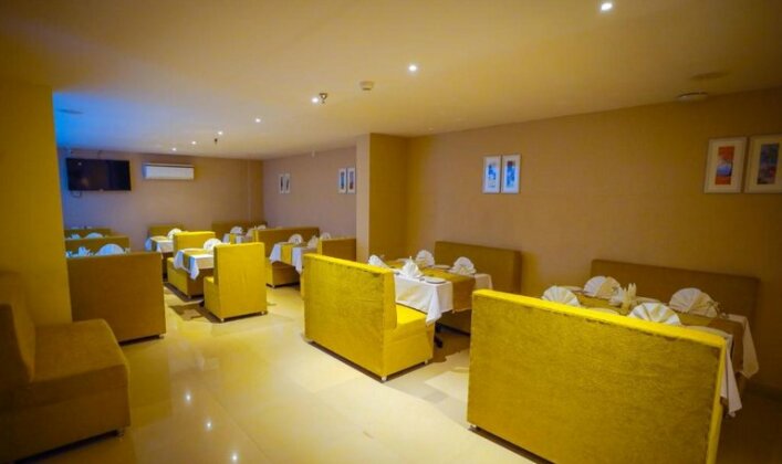 Emperor Business Class Hotel - Photo2
