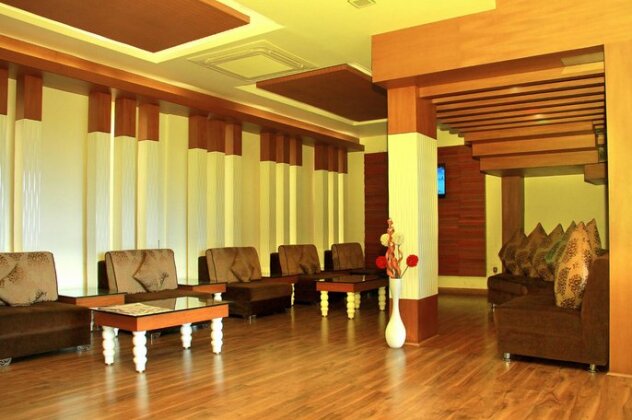 Holiday Hill Hotel And Suites - Photo3