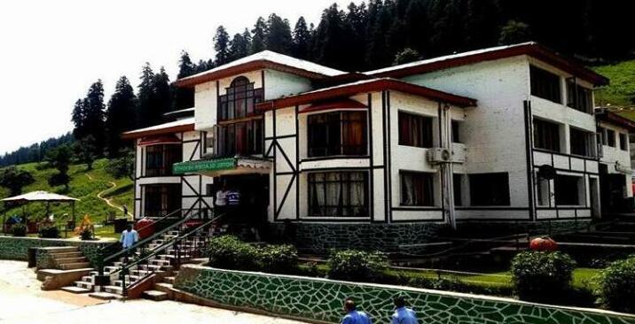 Hotel Glacier Heights - Photo2