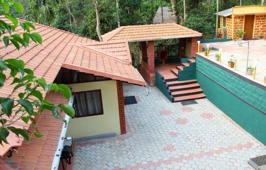 Ulo Alpinia Estate Resort-Coorg