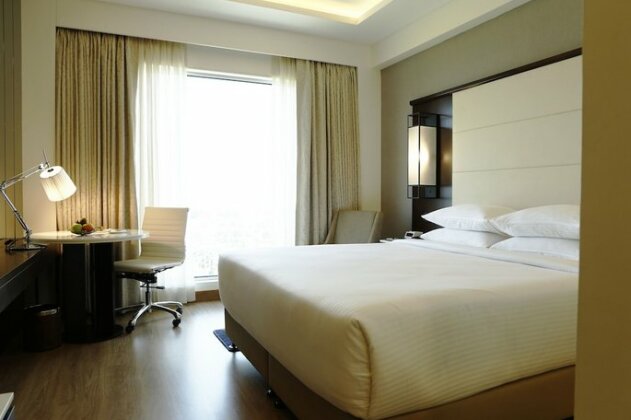Courtyard by Marriott Surat - Photo5