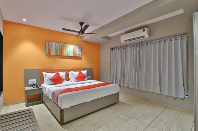 Hotel Avalon Surat - Photo2