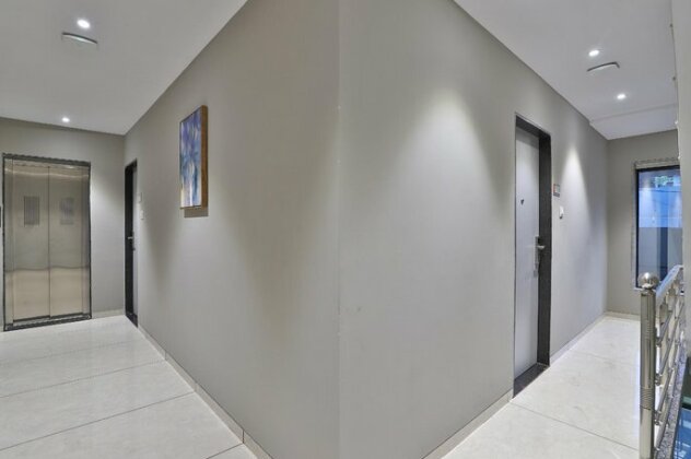 Hotel Avalon Surat - Photo3