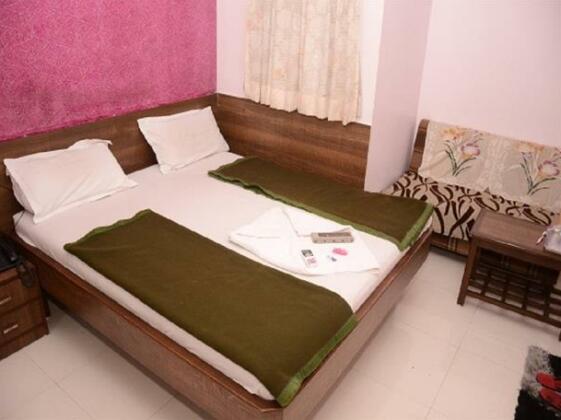 Hotel Comfort Surat - Photo2