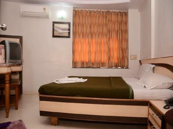 Hotel Comfort Surat - Photo3