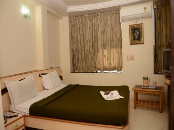Hotel Comfort Surat - Photo5