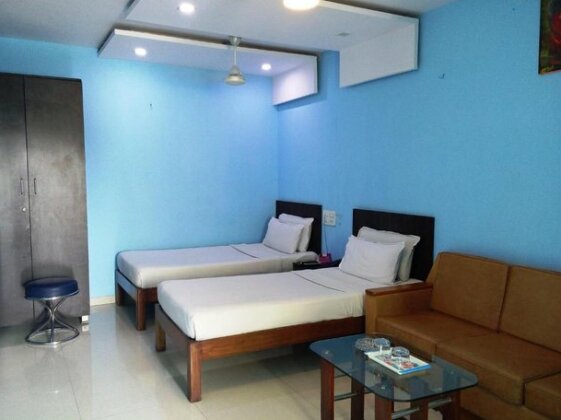Hotel Excellency Surat - Photo2