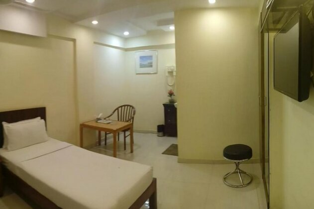 Hotel Excellency Surat - Photo3