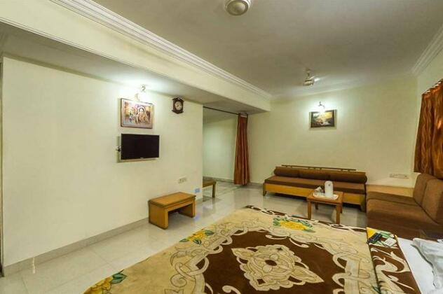 Hotel Galaxy Surat - Photo2