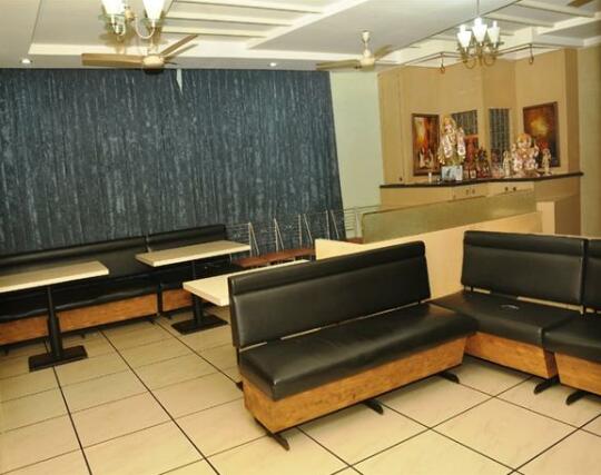 Hotel Raj Surat - Photo3