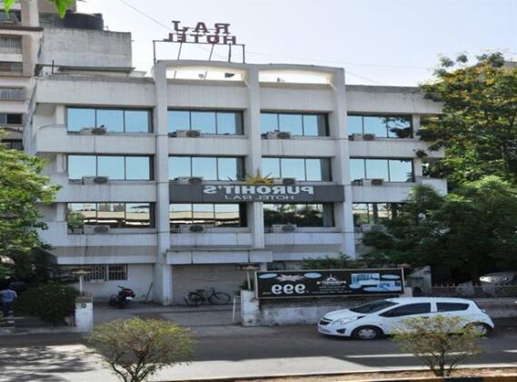 Hotel Raj Surat - Photo5