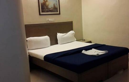 Hotel Zenith Surat - Photo2