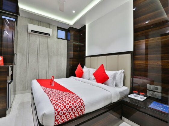 OYO 15635 Elite Rooms & Banquet - Photo2