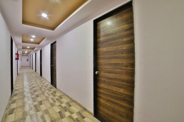 OYO Flagship 27974 Madhuram Arcade - Photo5