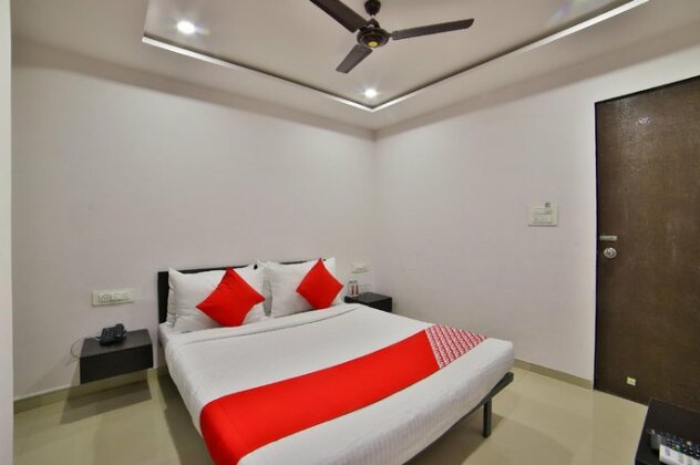 OYO Flagship 28032 Opp Greencity Pal - Photo4