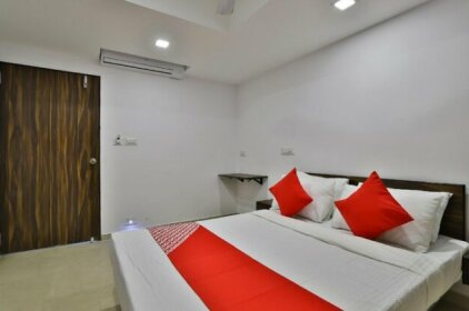 OYO Flagship 29995 Aqua Corridor