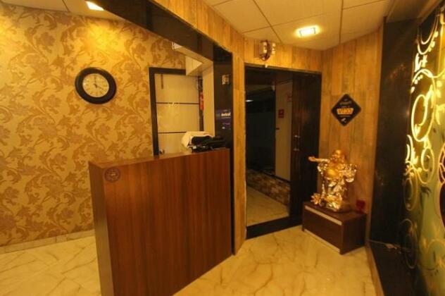 OYO Premium Piplod Road - Photo3