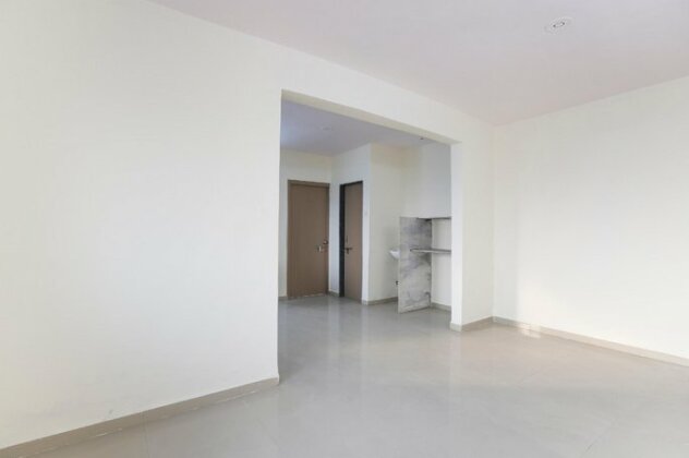 SPOT ON 64910 Varma Imperial Hotel - Photo2
