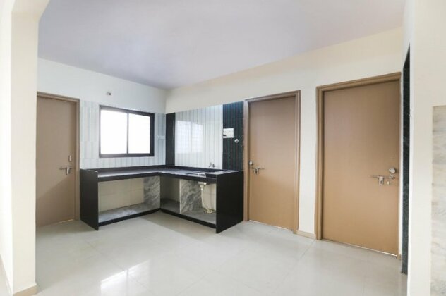 SPOT ON 64910 Varma Imperial Hotel - Photo3