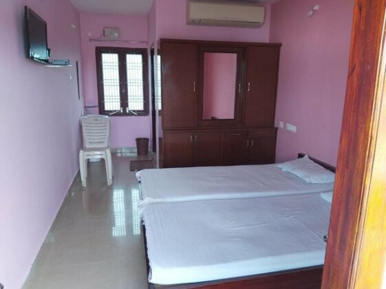 Sri UshaTeja lodge - Photo5