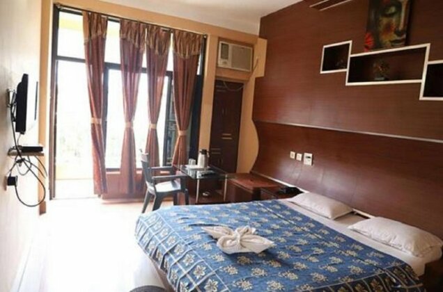 Larica Holiday Inn Tarapith - Photo2