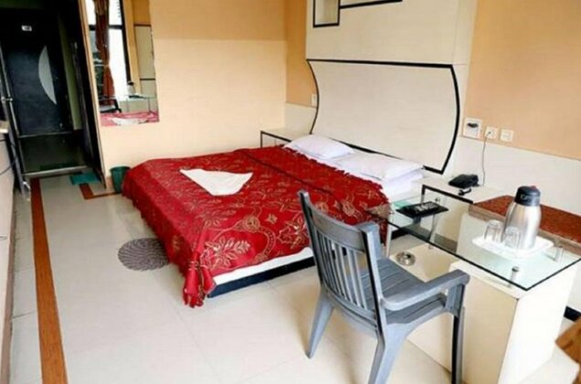 Larica Holiday Inn Tarapith - Photo4