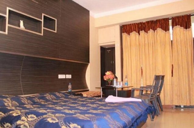 Larica Holiday Inn Tarapith - Photo5