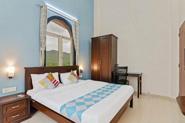 Exotic 1BR Home in Mumbai - Photo4