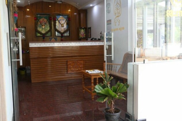 Saravanas Lodge - Photo4