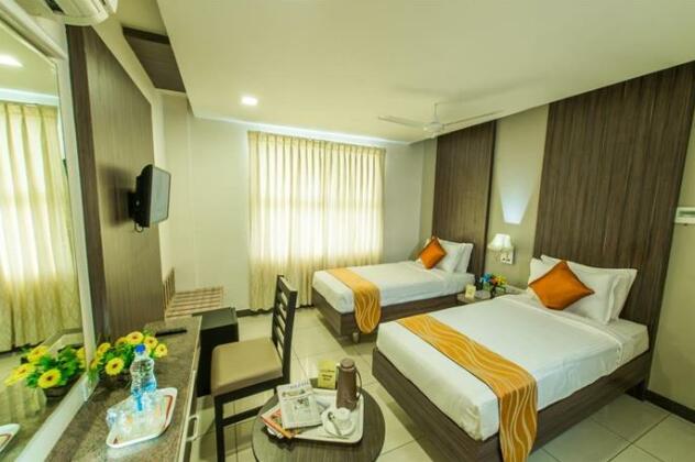 Capital O 1607 Hotel Alam Residency - Photo4