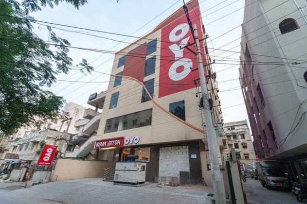 OYO 16749 Hotel Paris - Photo2