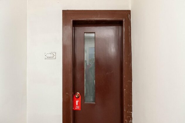 OYO 26677 Pmr Guest Inn - Photo4